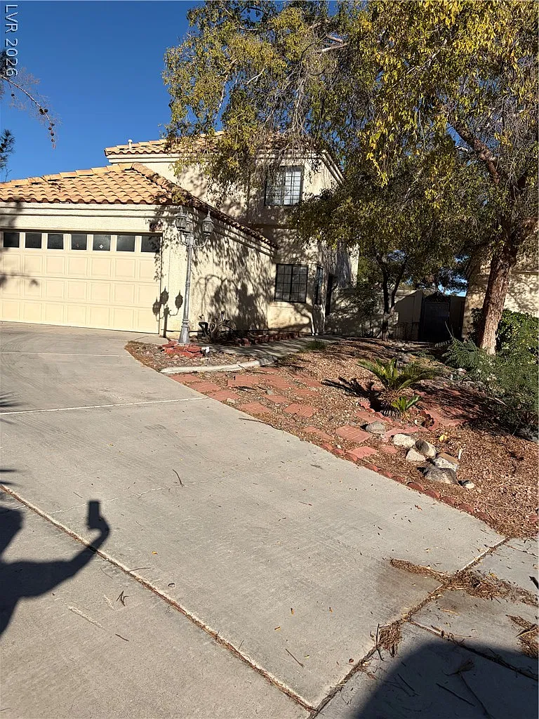 3 bed, 2.5 bath, 1332 sqft, $2,195 — Photo 2