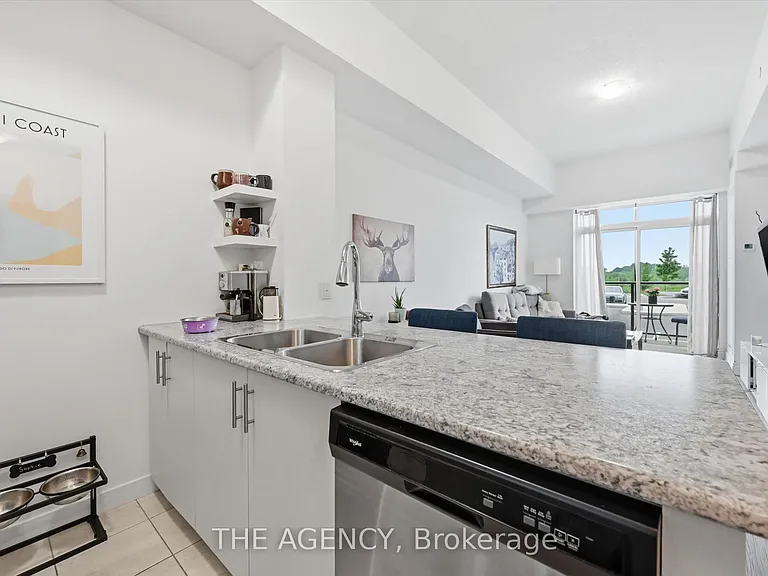 450 Dundas St E #101 — Photo 7