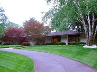 1199 Charrington Rd, Bloomfield Hills, MI 48301