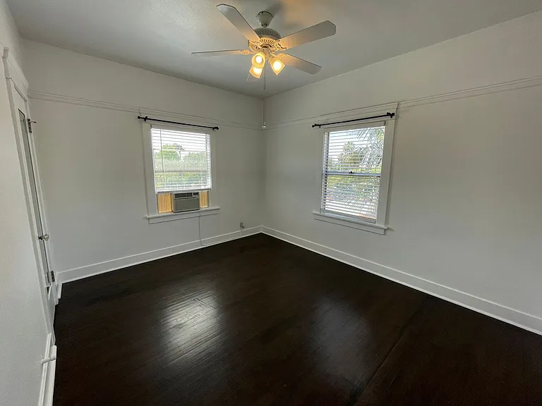 735 W 4th St — Photo 32