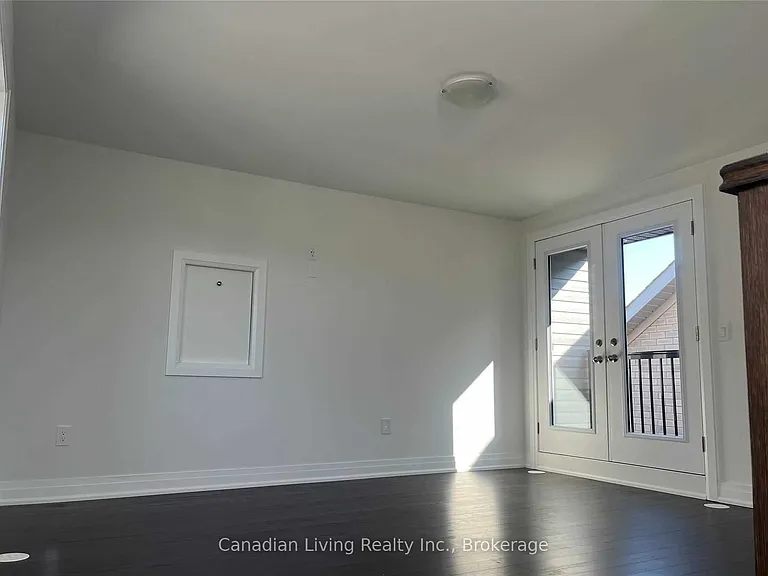 563 New England Ct W — Photo 7