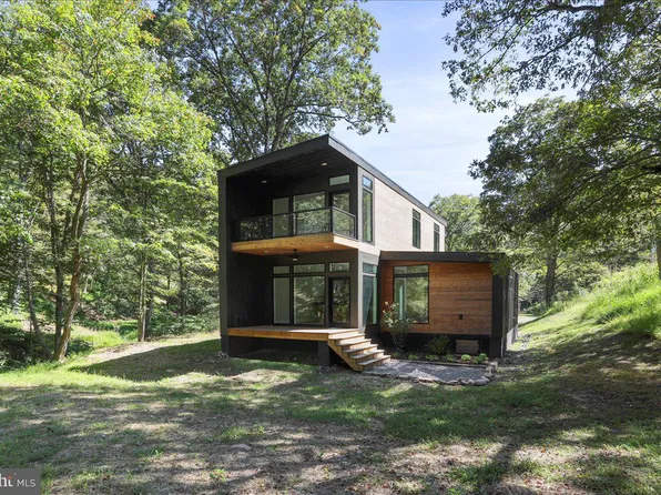 1956 Dove Hollow Rd, Mathias, WV 26812