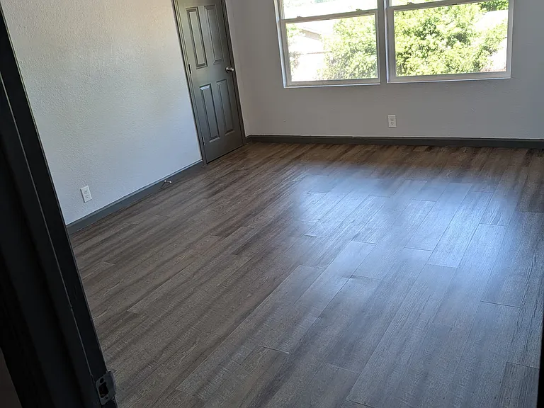 2567 S Rowell Ave — Photo 6