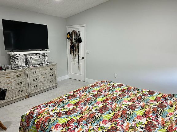5th image of 21245 NE 9th Ct APT 3