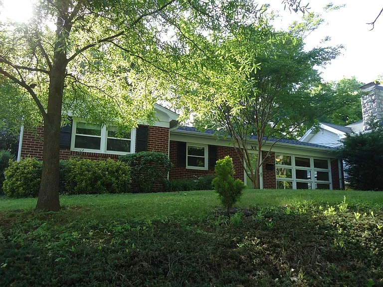 301 Aberdeen Ter — Photo 18