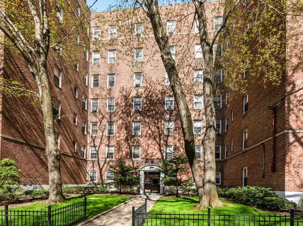 821 Bronx River Road #6F, Bronxville, NY 10708