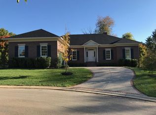 405 Stonehaven Commons Ct, Saint Matthews, KY 40207