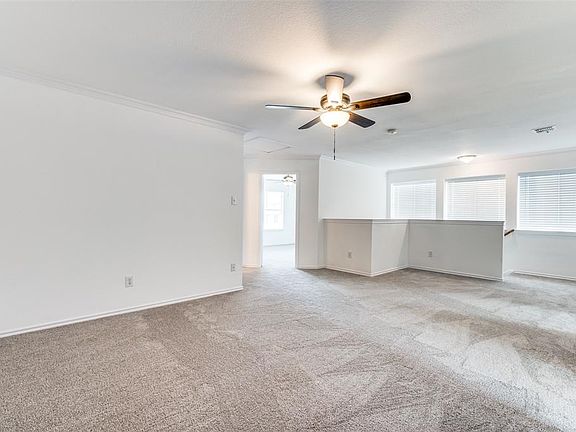 2nd image of 2807 Peak Dr