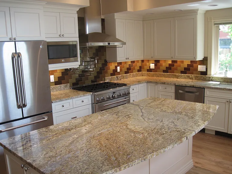 2146 Glenarm Pl — Photo 3