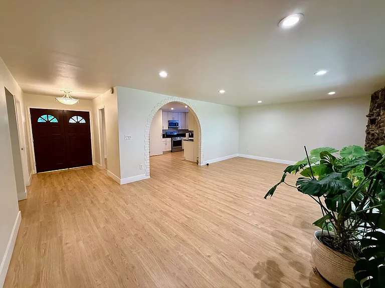 21830 Eccles St — Photo 10