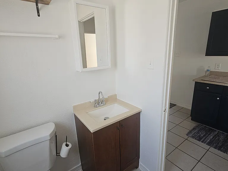 1934 E Adams St #5 — Photo 14