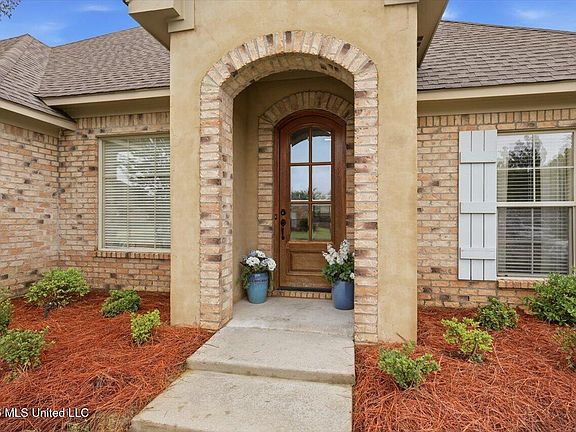5th image of 116 Bridge Walk Dr