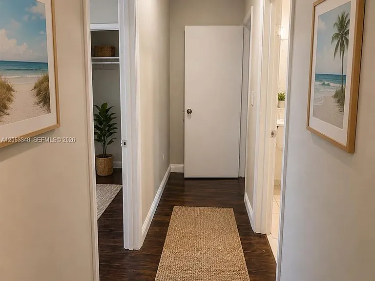 1008 N 18th Ct #101-B — Photo 4
