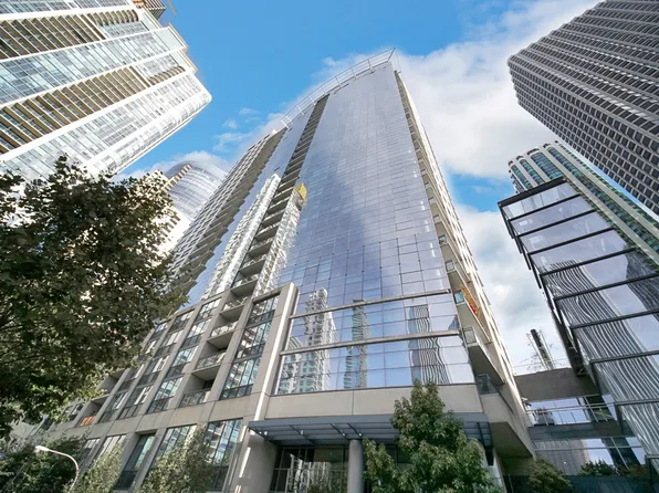 201 N Westshore Dr APT 2508, Chicago, IL 60601