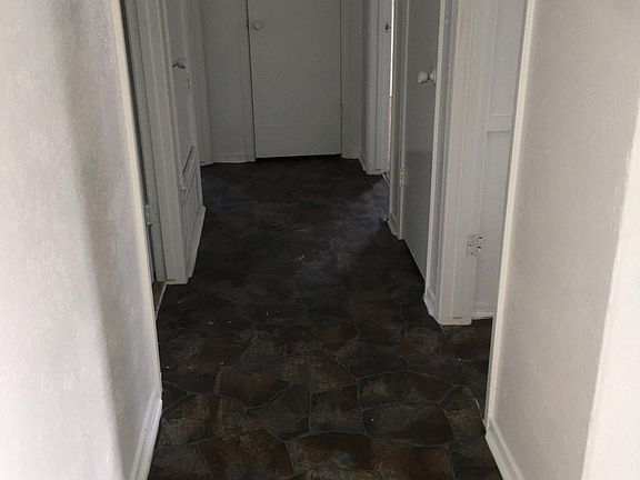 2nd image of 3306 Star St