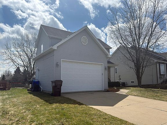 3rd image of 530 Prairie Ridge Dr