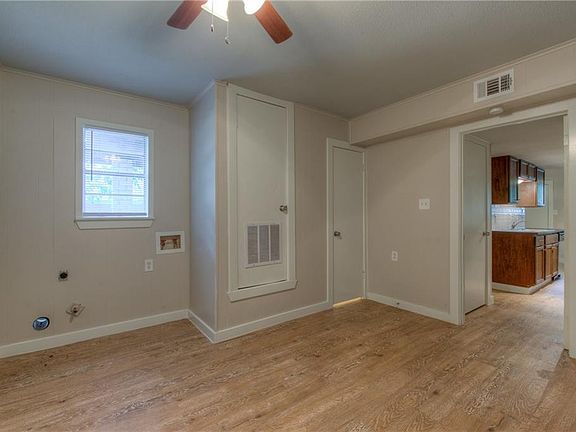 5th image of 2414 Burleson Ct APT A