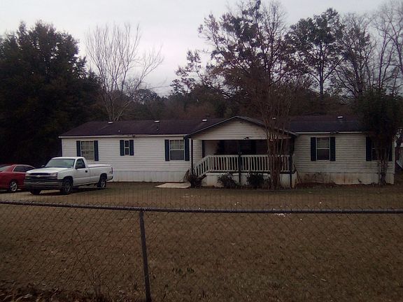 Front yard / Parking 