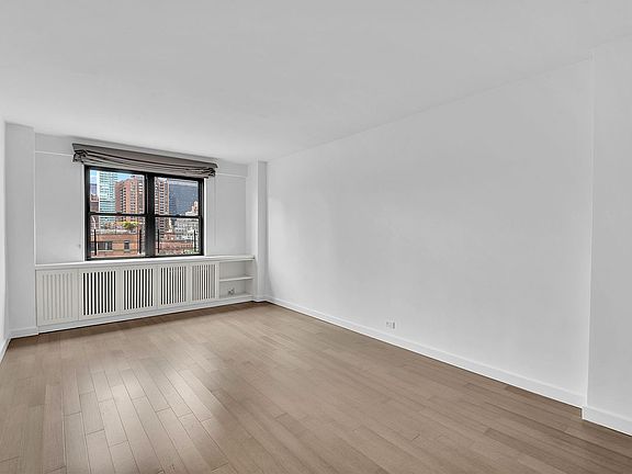 4th image of 301 E 63rd St #16DE