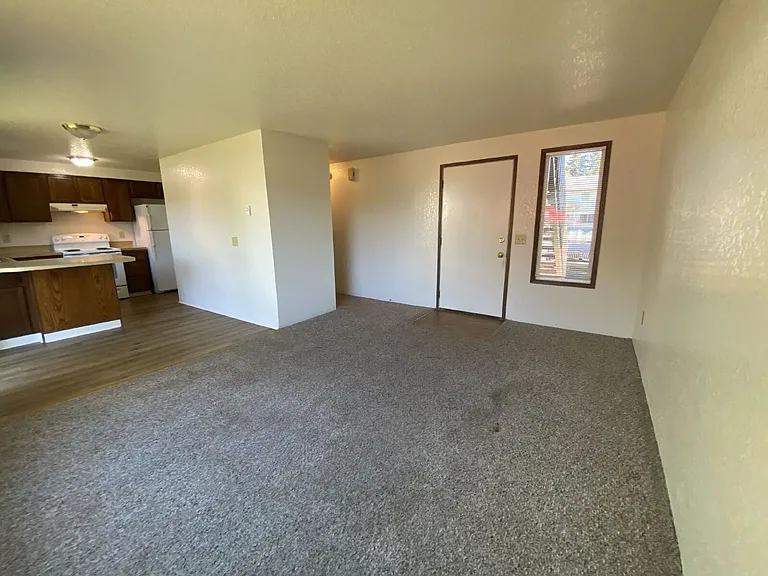 152 NE Atkinson Ct #33 — Photo 10