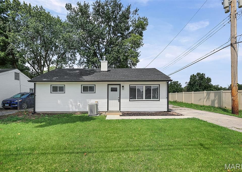 1st image of 1009 Royal Heights Rd