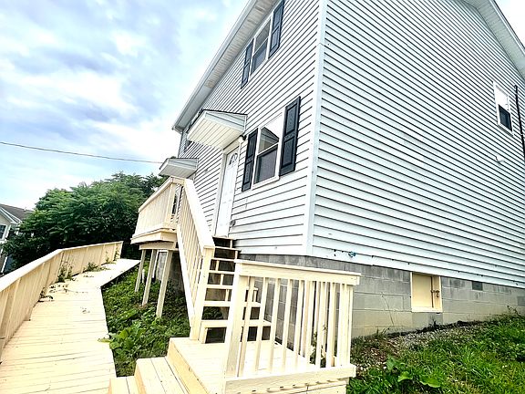 4th image of 124-126 Lorentz St #D