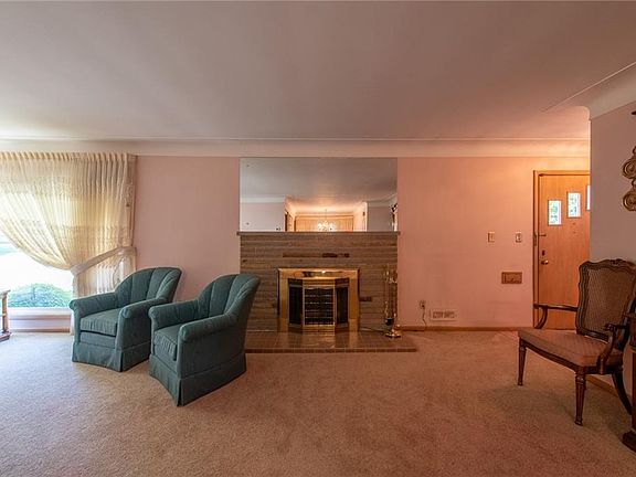 3rd image of 6375 Alexandria Dr