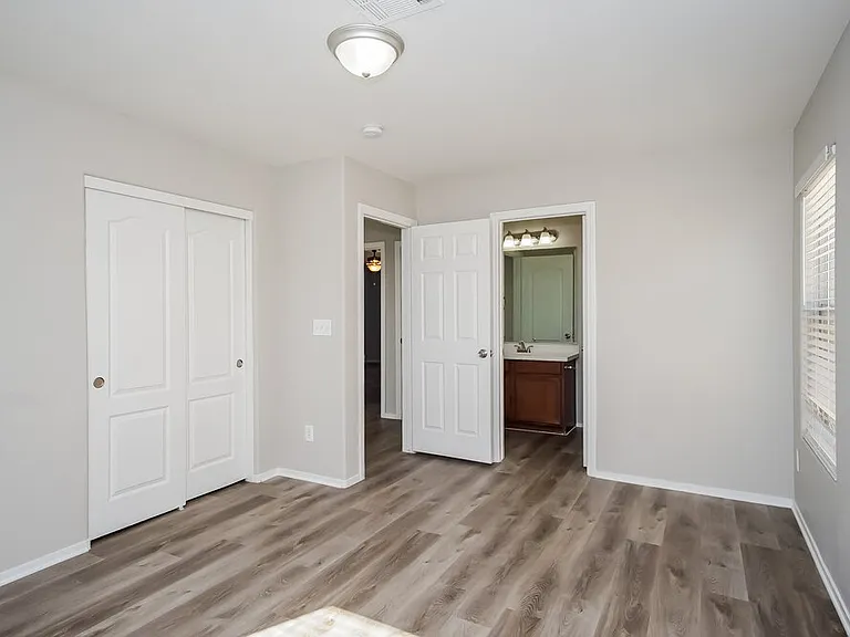 8860 Ashley Park Ave — Photo 11