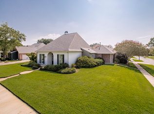 8547 Hickorylake Dr, Baton Rouge, LA 70810