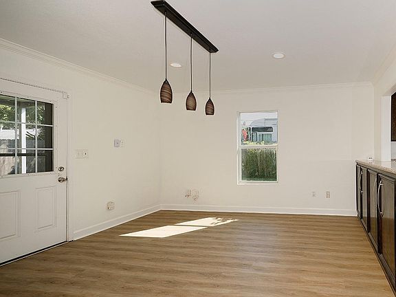 4th image of 104 Albacore Ave