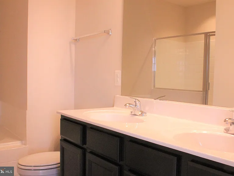 232 Parkland Dr — Photo 13