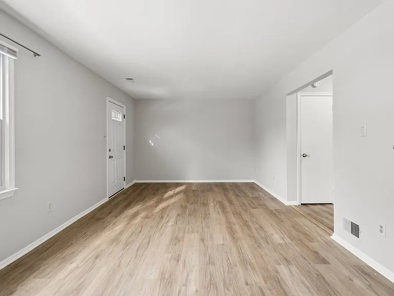 7907 Timarand Ct — Photo 8