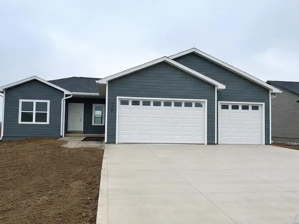 710 17th St SE, Orange City, IA 51041