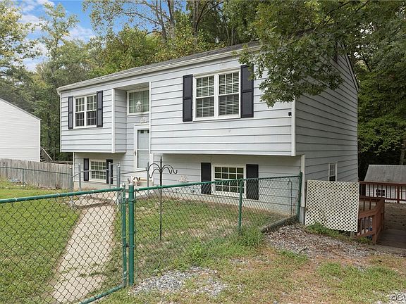 3rd image of 9355 Lost Forest Dr