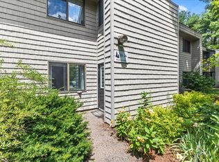 35 Hawthorne Cir, South Burlington, VT 05403