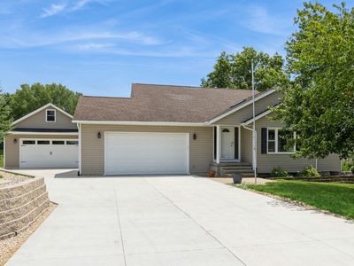1276 Winchester Dr NE, Swisher, IA, 52338