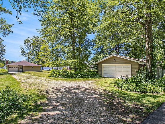 5th image of 70098 Lakeview Dr