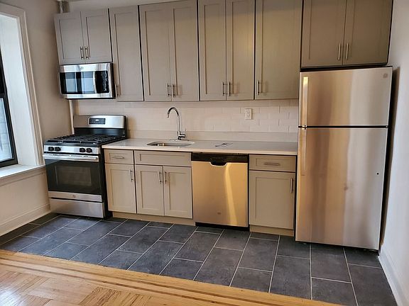 5th image of 7666 Austin St APT 2