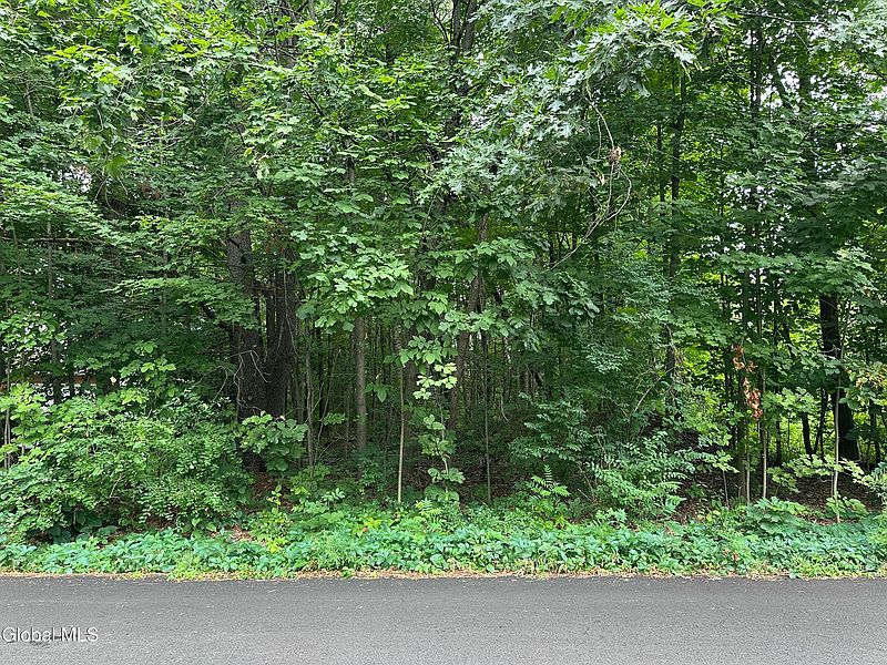 3rd image of L28 Carl Avenue