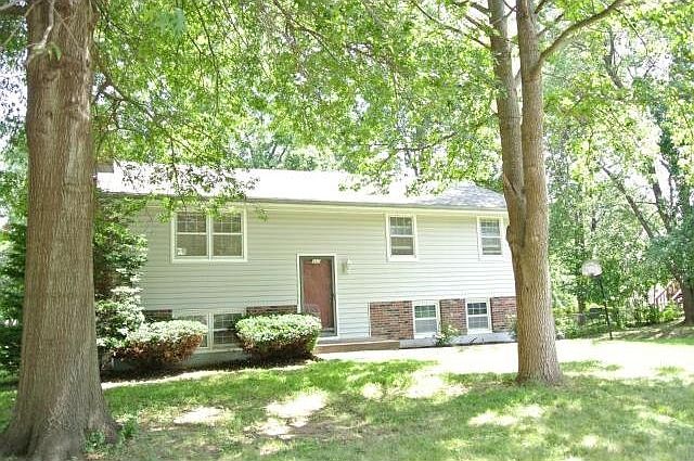 Split Entry with great curb appeal