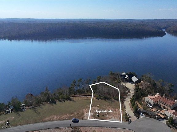 2nd image of 2331 Maison Du Lac Dr