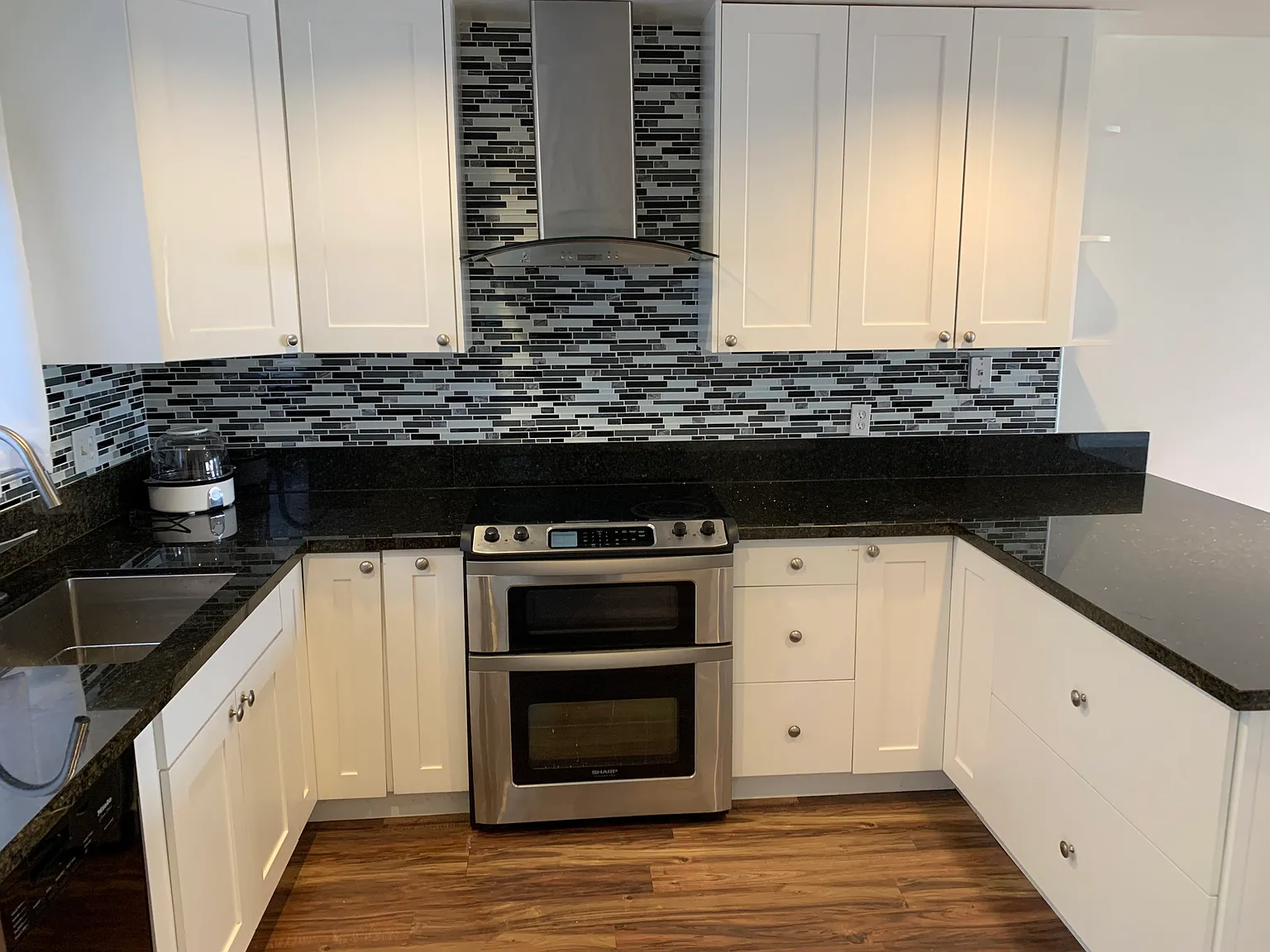 2 bed, 1.5 bath, 1100 sqft, $3,369 — Photo 3