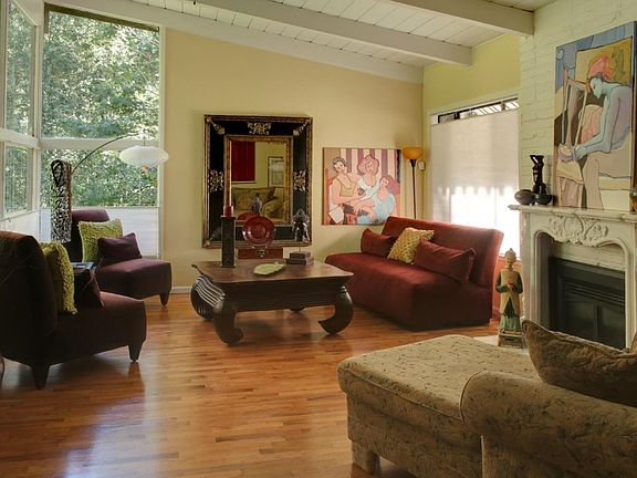 4th image of 145 Brook Ln