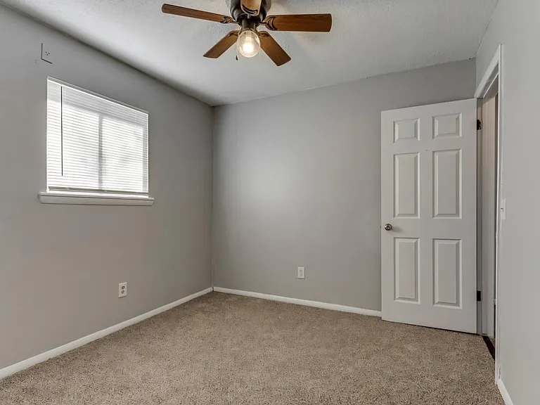 207 Stanton Dr — Photo 7