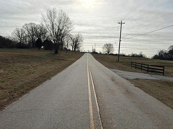4th image of 2027 Brockton Loop