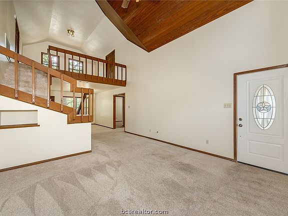 4th image of 1215 Merry Oaks Dr