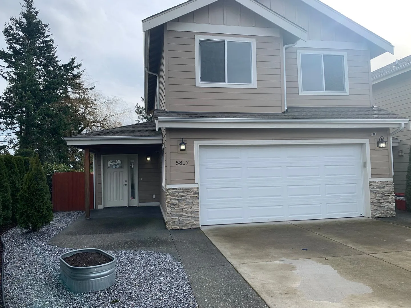 Lovely 3 bedroom Home at end of cul-de-sac - Low Maintenance Yard — Photo 1