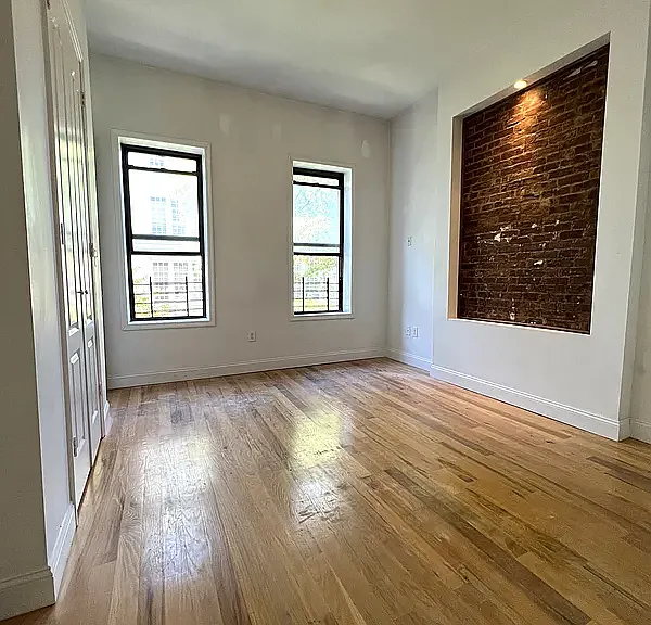 979 Seneca Ave #3 — Photo 5