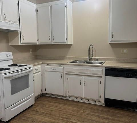2nd image of 3504 Ashe Rd APT A