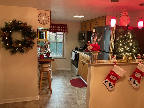 5th image of 2118 McLain St